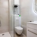 بيت ضيافة Varos