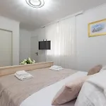 Pensionat Varos 3*