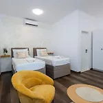 Varos Split