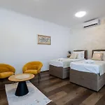 Pensionat Varos 3*
