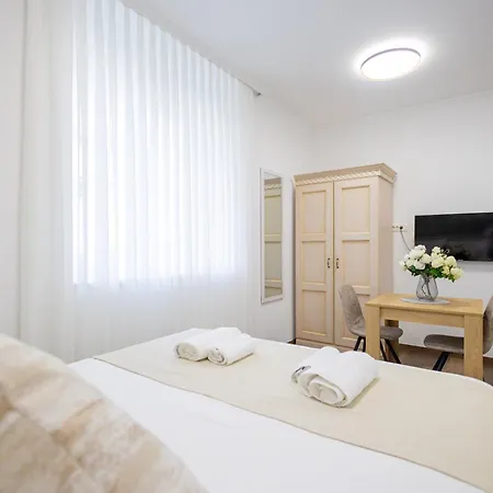 Pensionat Varos 3*