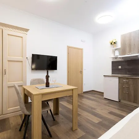 Varos Гостевой дом