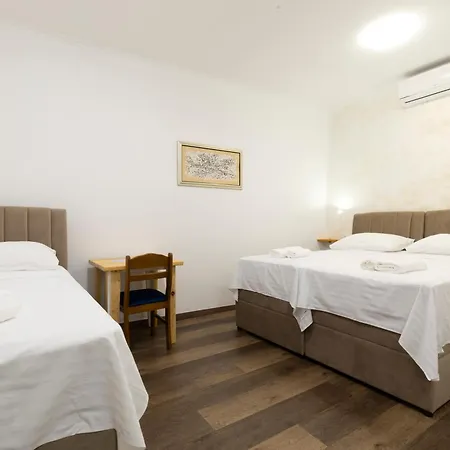Guest house Varos Split