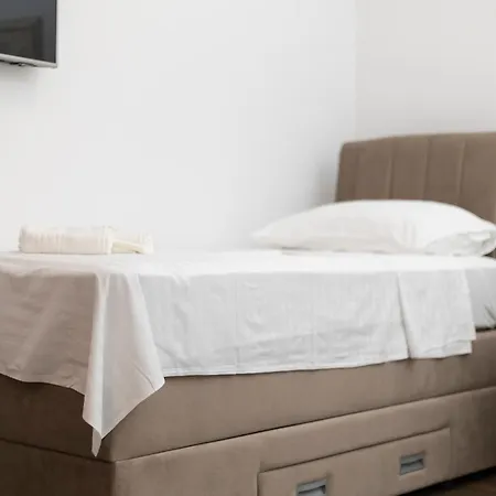 Varos Гостевой дом Сплит