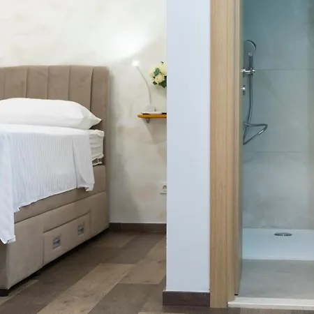 Varos Guest house