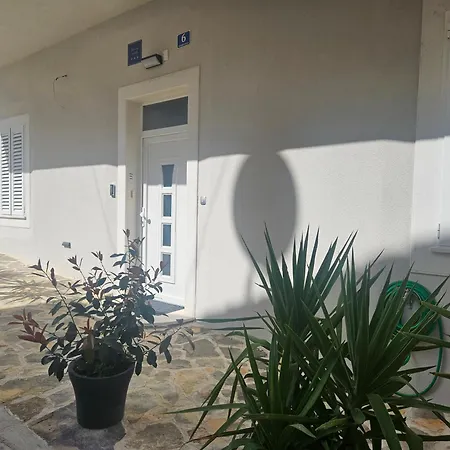 Guest house Varos