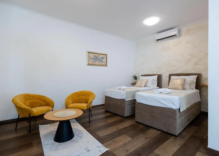 Casa de hóspedes Varos 3*